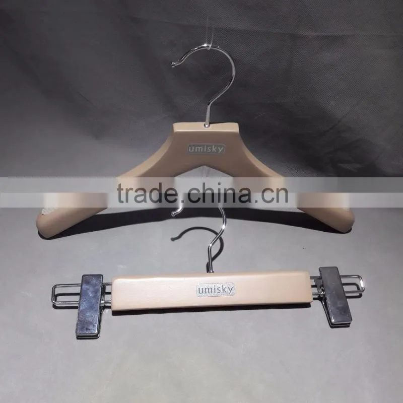 2016New china products wooden hangers for trousers with clips