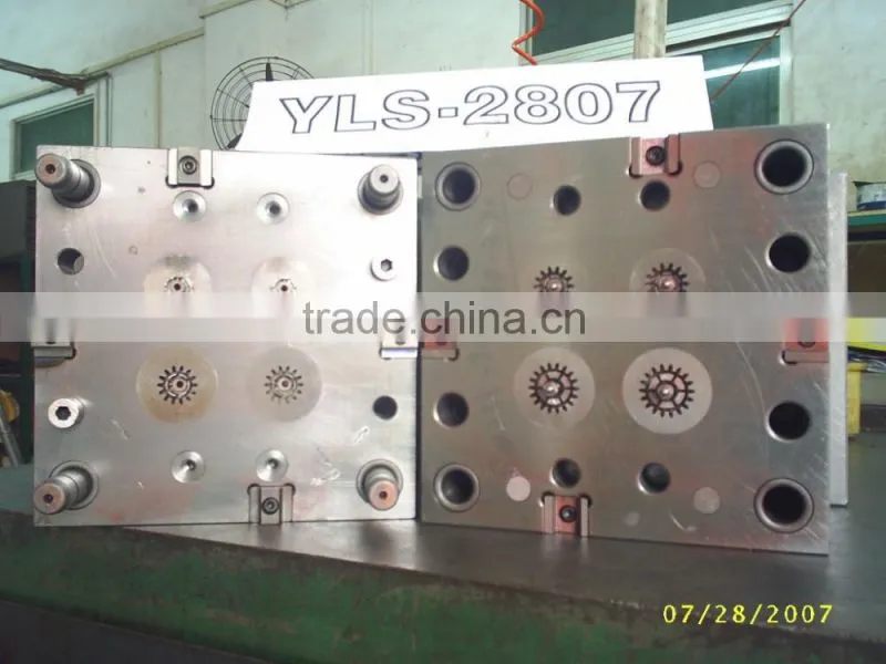 High Quality&Precision Auto Oil Pump Plastic Injection Mold-shenzhen