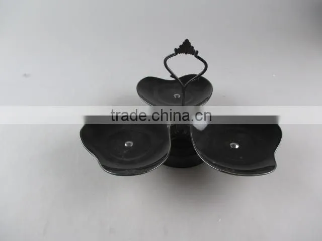 Eco-friendly cheap heart shape ceramic cake stand for stocked