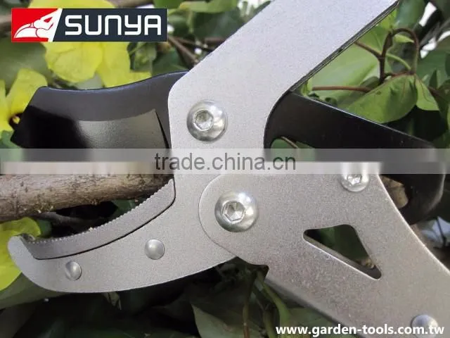 Garden extendable anvil branch cutting lopper