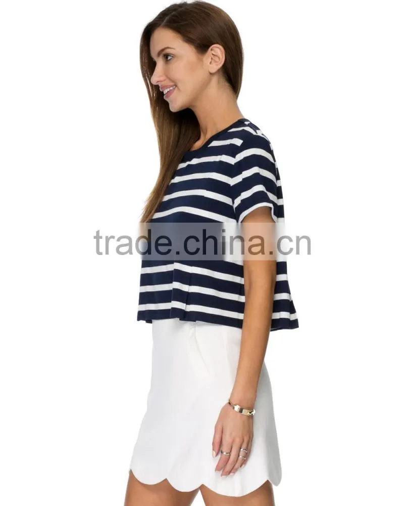 Crop custom slim fit tee printed white line