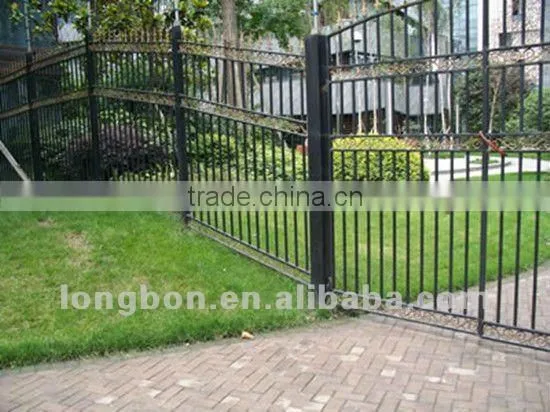 2013 Top-selling modern wrought iron garden fencing