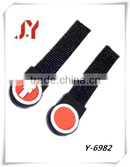 China Made High Quality Plastic Custom Fancy Zipper Puller with Letter