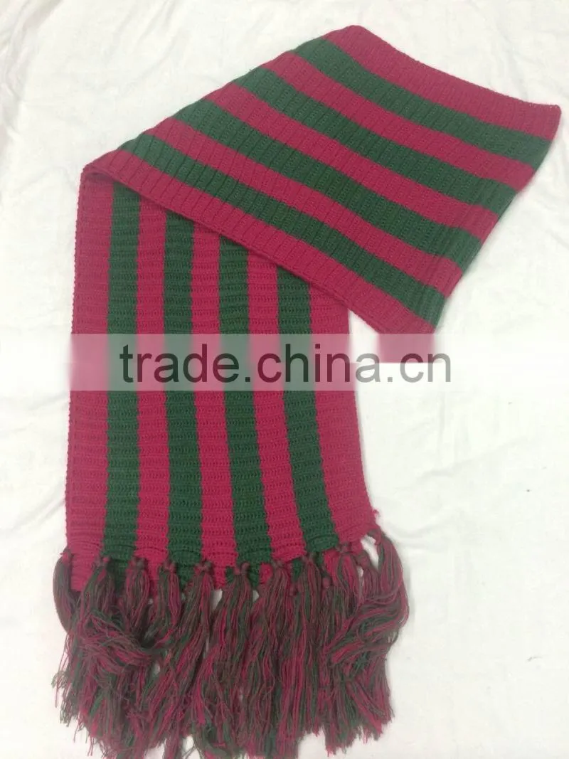 Stock Item knitted red and green stripe scarf with fringes