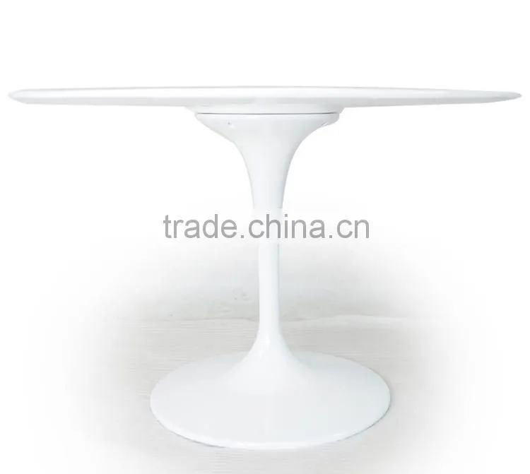 White Eero Saarinen Fiberglass Saarinen Tulip Table replica