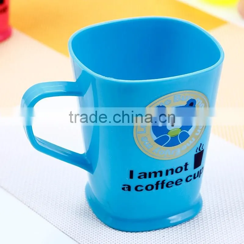 Factory wholesale fashional style plastic food grade material carton imprint tumbler cups