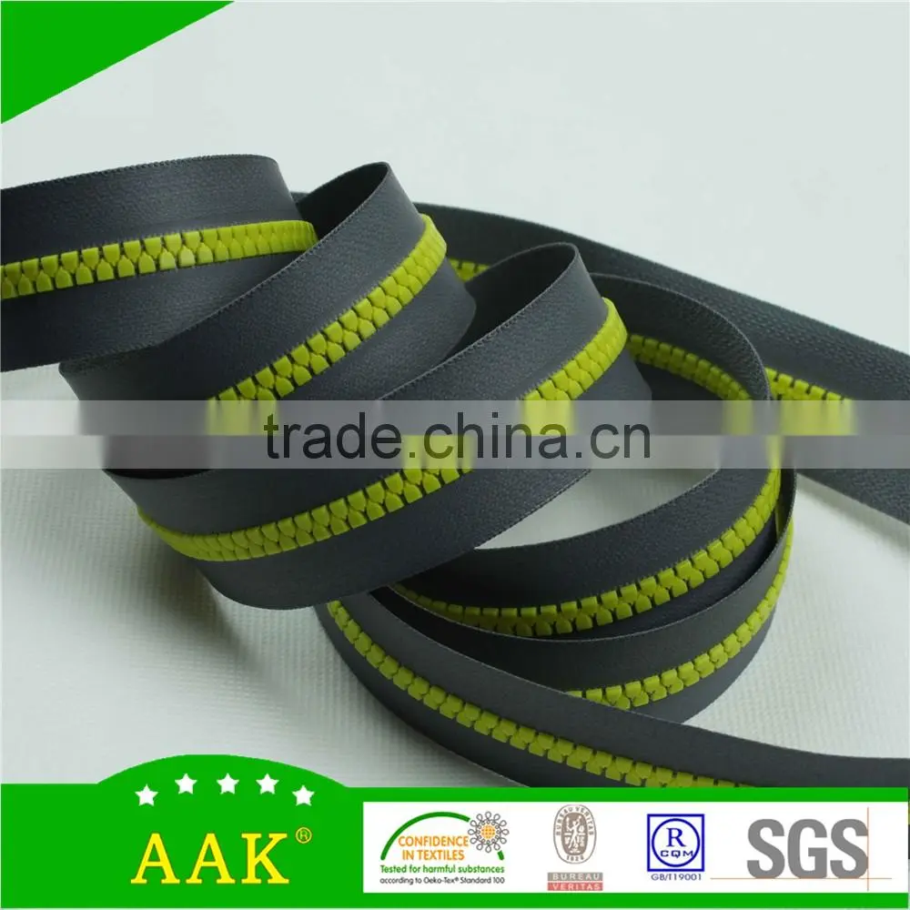 5#Plastic long chain waterproof zipper