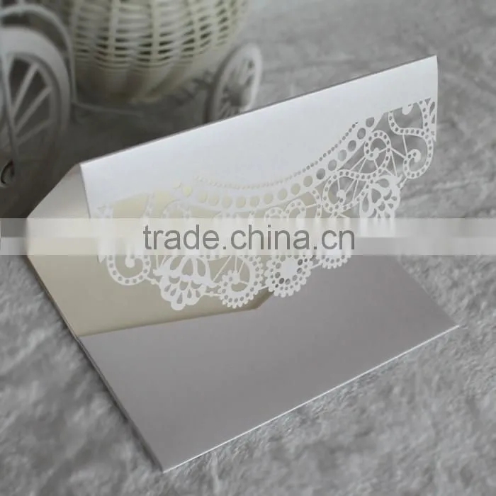 2016 Hot Sale White Lace Cut Pocket Classical European Style Wedding Invitations
