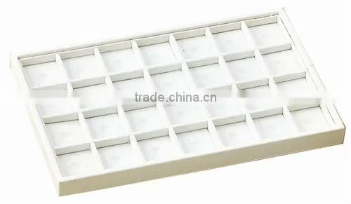 Jewelry packaging display with velvet pads insert