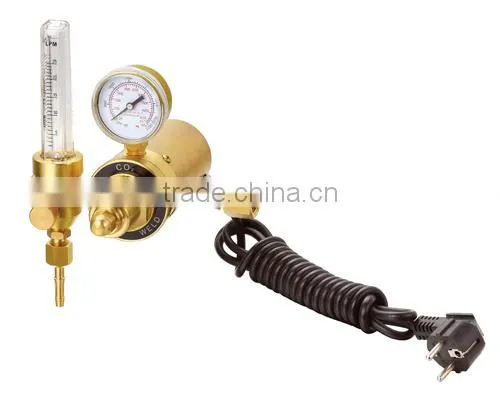 Electricity heated CO2 high pressure gas regulator for welding machine
