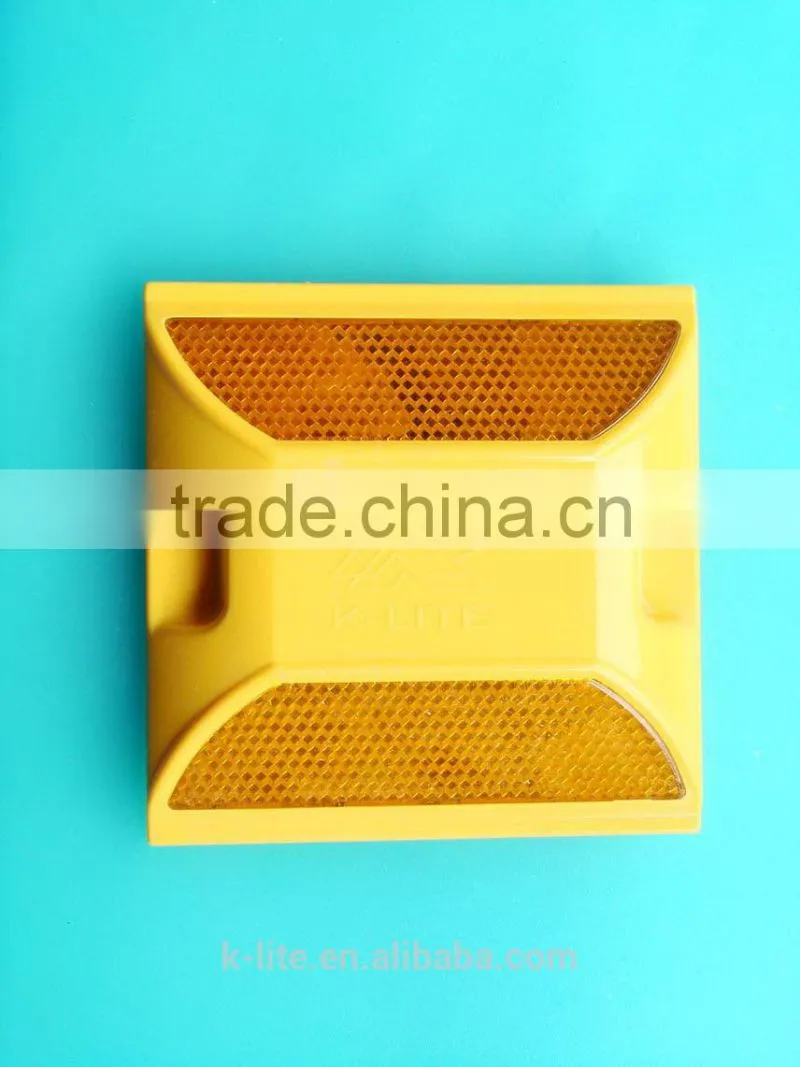 Plastic road stud yellow color lens