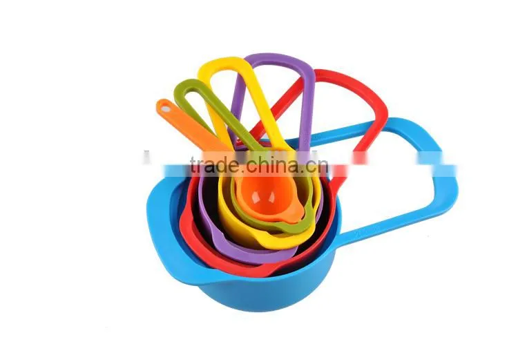Color plastic 6 pcs measuring cups