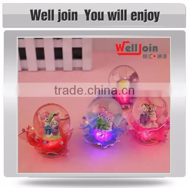 Flash romantic couples glass ball crystal ball