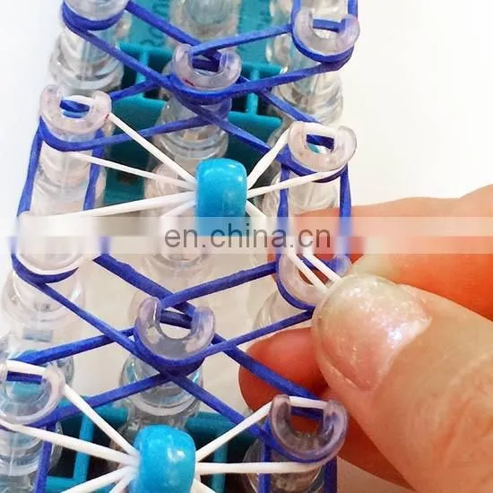 Color-Changing Pony Beads and Rubber Bands Bracelet