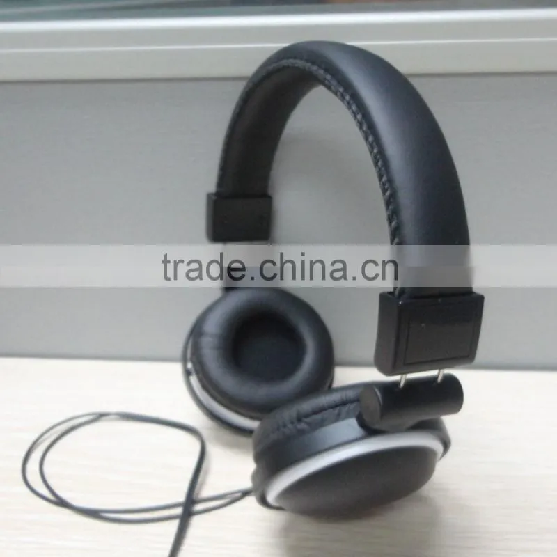 Fashion earmuff headphone for mobile phone