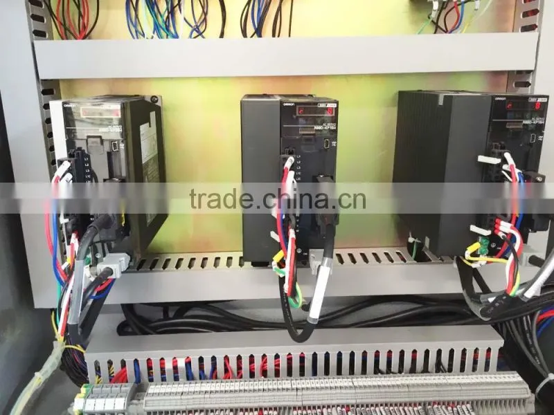 Biscuits on-edge packing machine