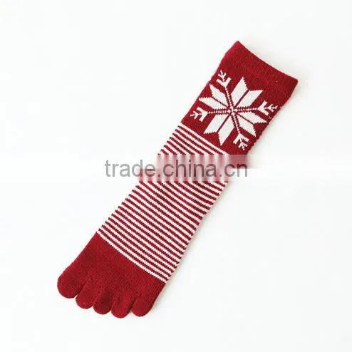 Bulk Wholesale Hot Sale Winter Fashion Thick Wool Yoga Injinji Custom Design Christmas Woman Cashmere Warm Toe Sock