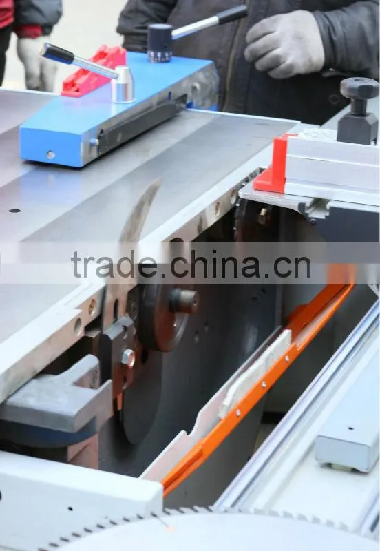 wood frame cutting machine Altendorf precise panel saw