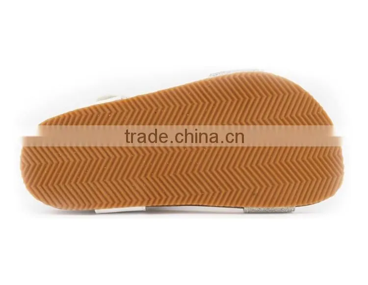 2016 Fashionable Golden Leather Girls Sandals with Cork Sole
