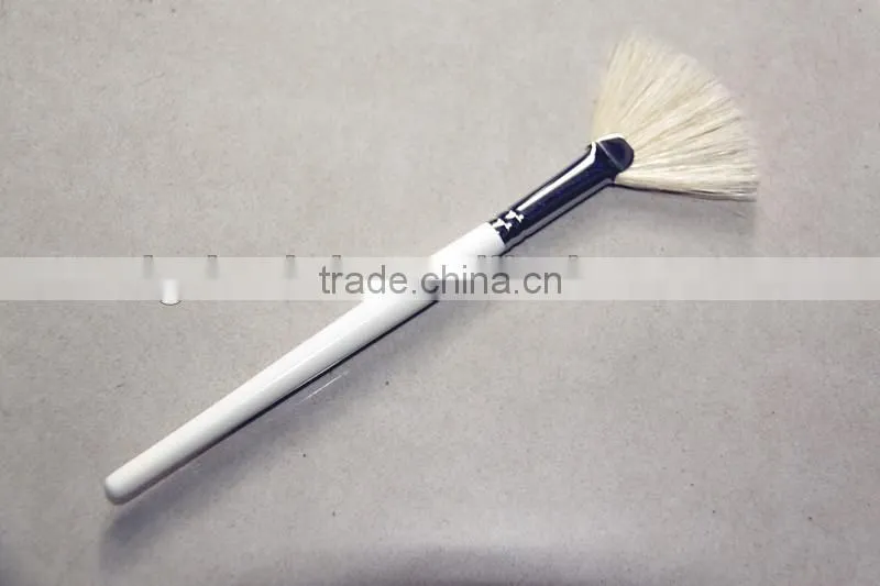 Bristle hair cosmetic brush,wood handle makeup brush