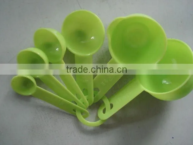plastic measuring spoon