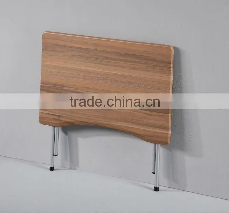 Foldable table