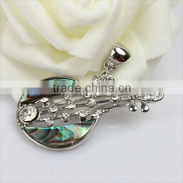 Cheap guitar shape shell pendant wholesale
