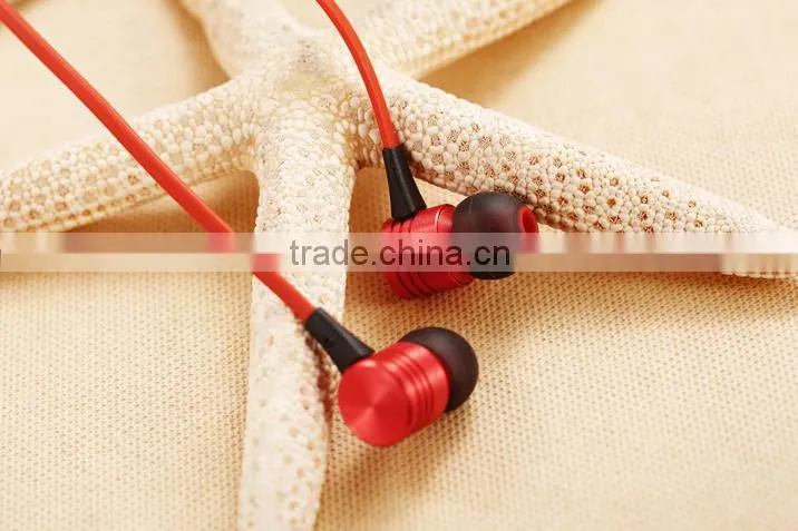 Wallytech W700 Universal headphone With Microphone and Valume control