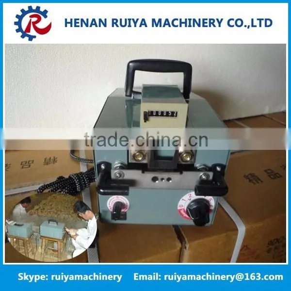 Automatic poultry debeaking machine for chicken /duck /goose