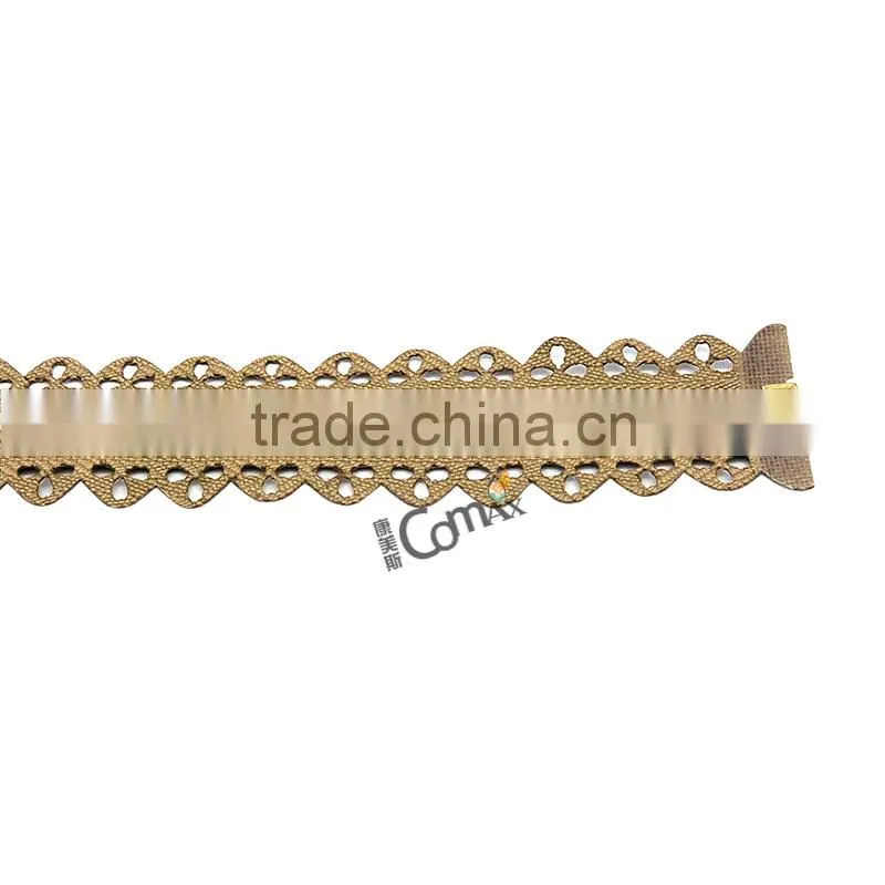 One close Euro style shiny gold metal zip for bag