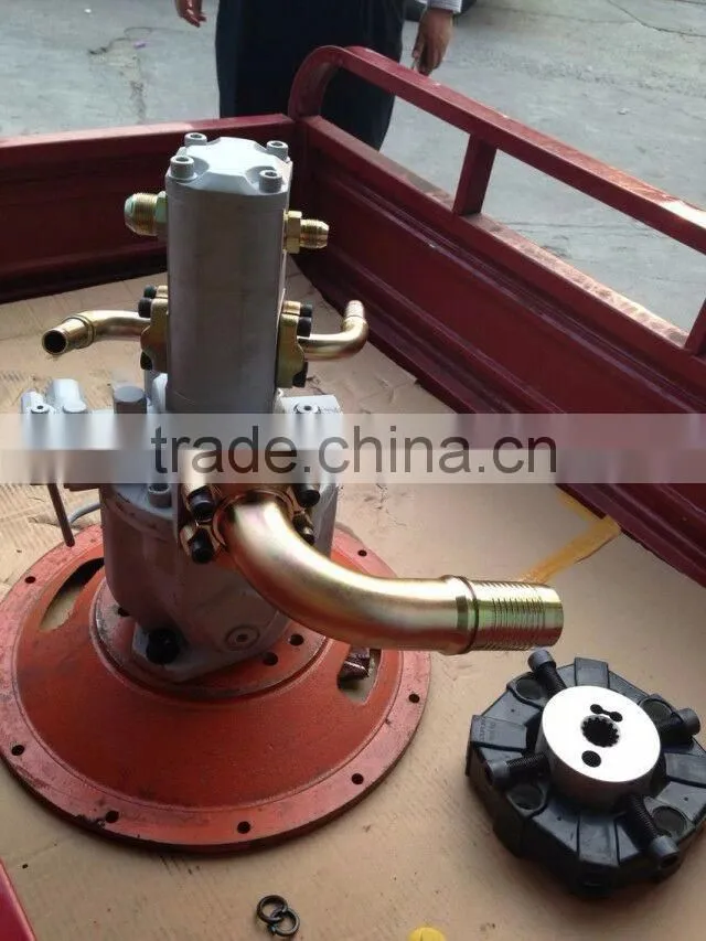 SK135SR SWING MOTOR M2X63CHB