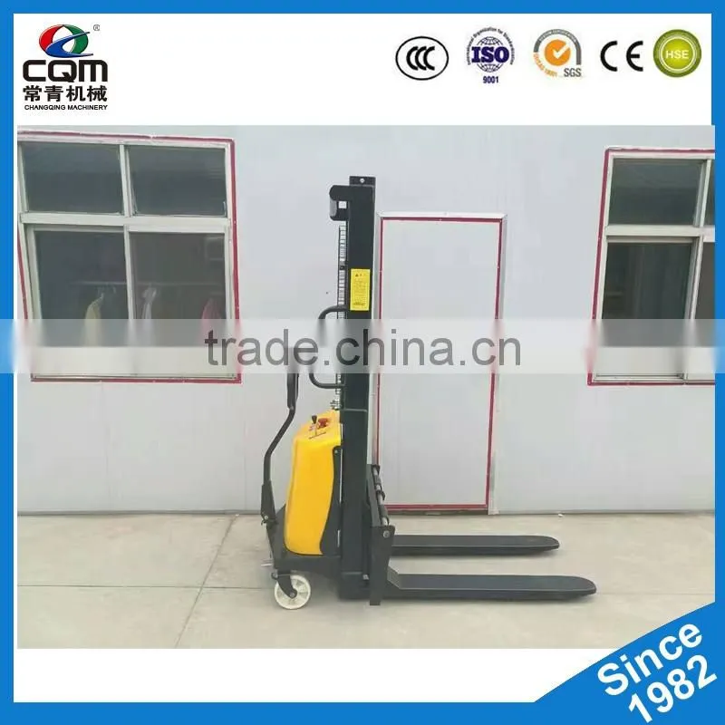 battery powered electric stacker forklift in warehouse/supermarket