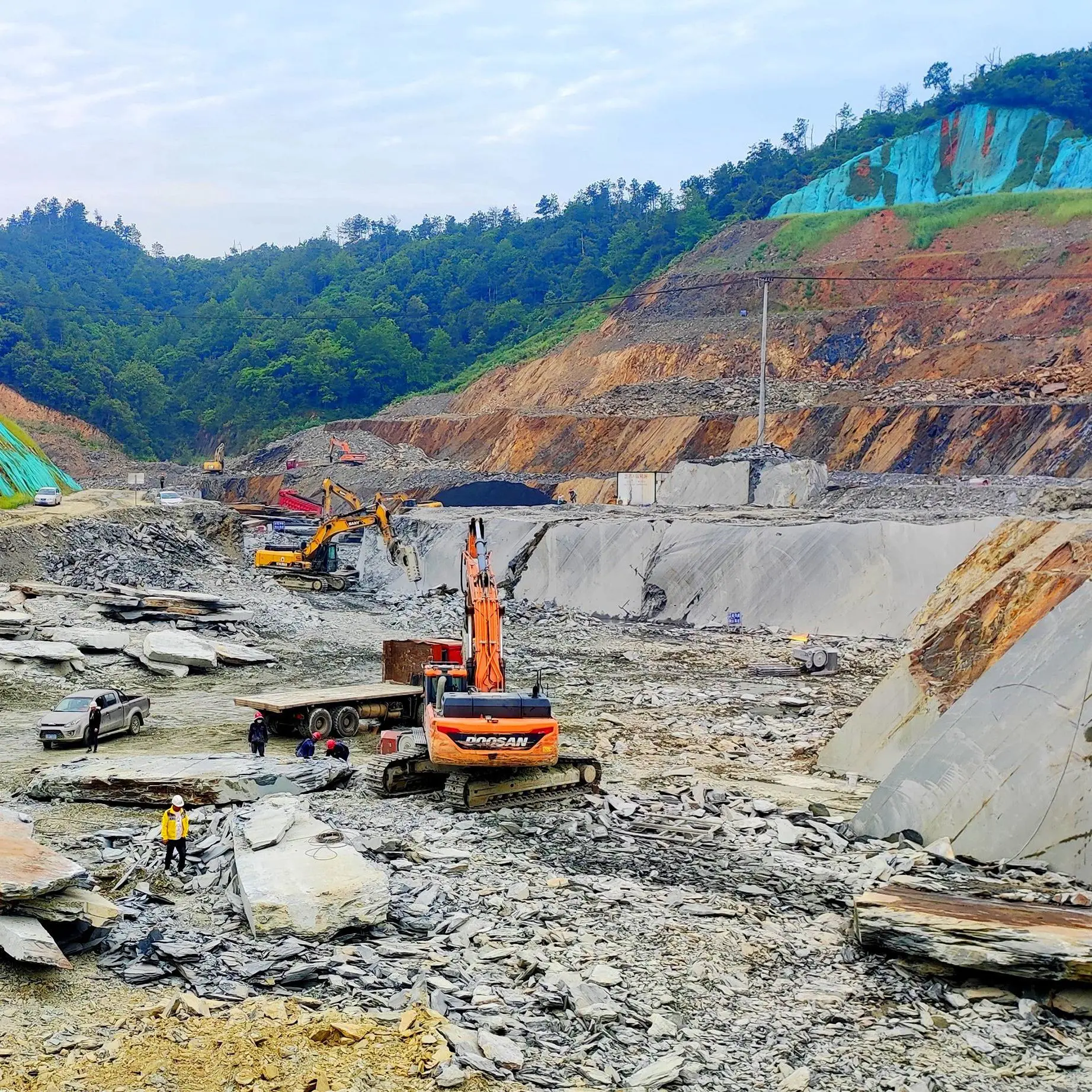 Lushan City Qingpu Stone Co., Ltd. company overview - view 1
