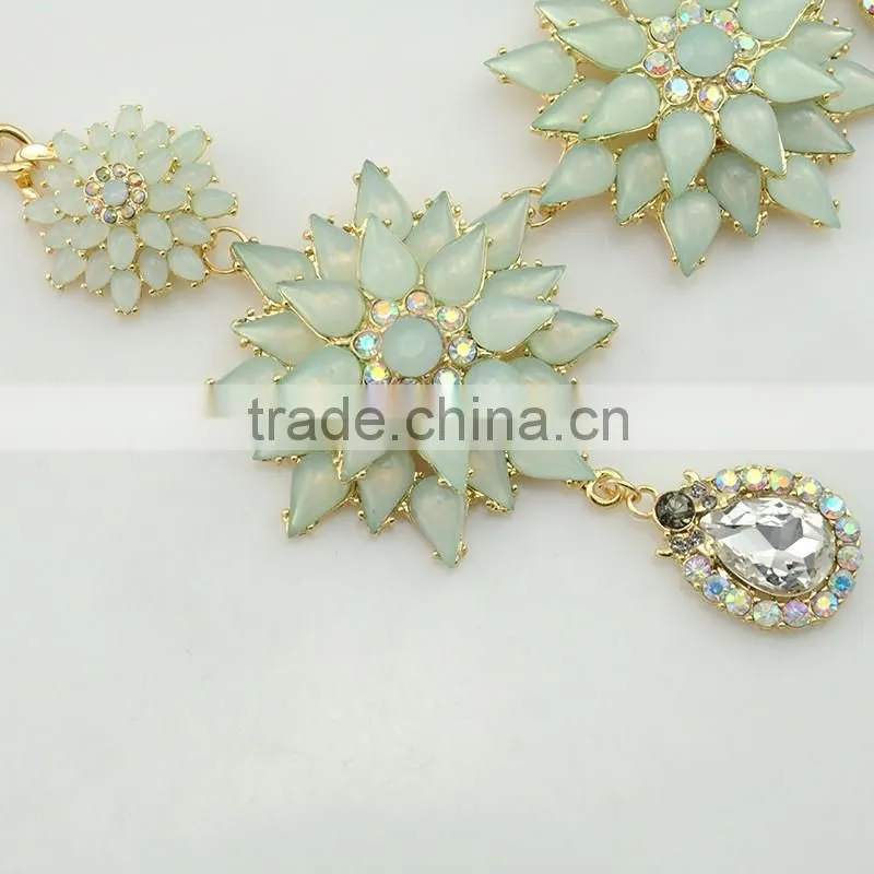 Fashion jewelry sets gold plated resin flower design necklace and earring diamond jewelry set