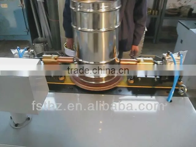 Automatic spot welder for tin can
