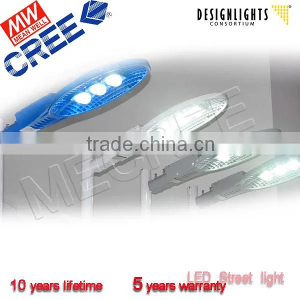 Unique thermal management safety and security power saving High Lumen Solar Post Lights