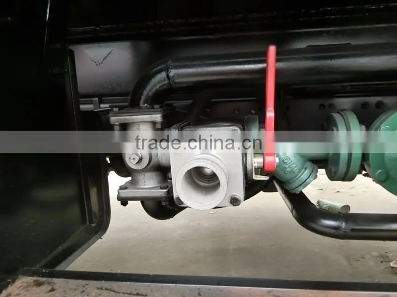 dongfeng 4x2 fuel truck