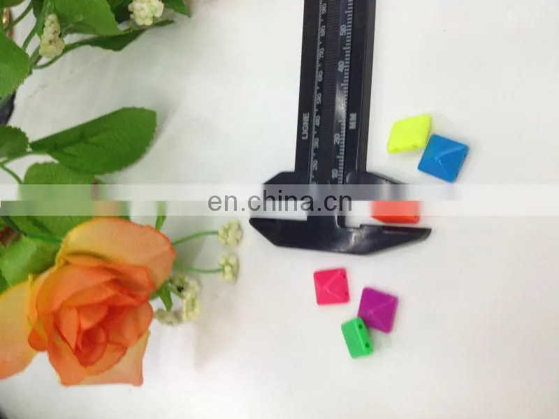 hot sell colorful plasic spike studs sew on or glue on clothing bags garment or shoes accessories