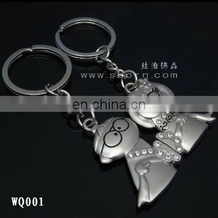 Custom Design Zinc Alloy Metal Boy And Girl Shape Couple Keychains