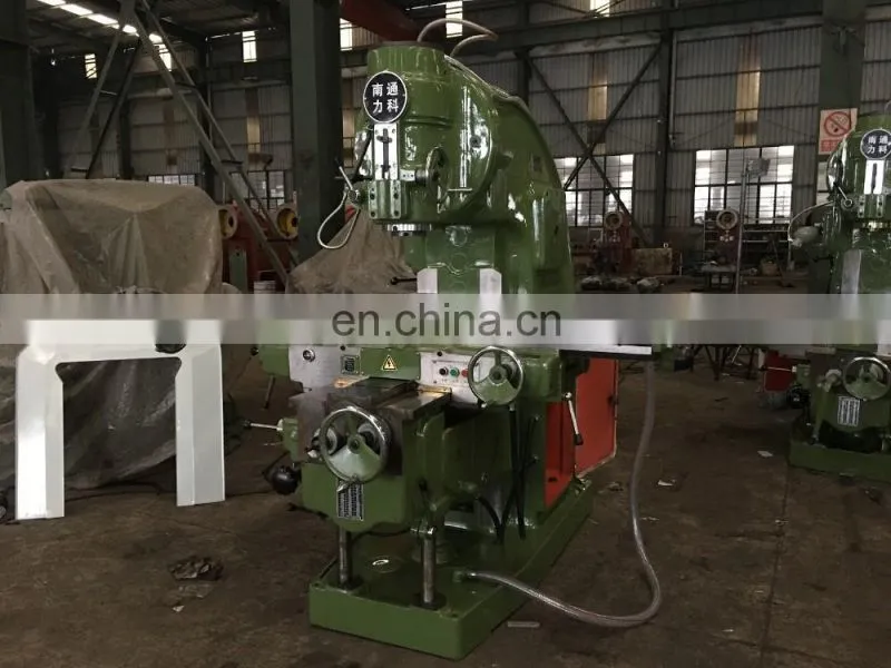 medium size universal milling machine