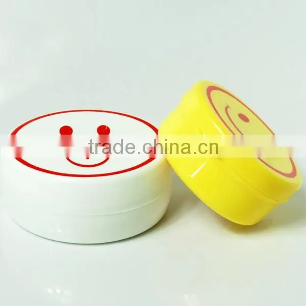Small enough to fit inside your pocket Portable Plastic Collapsible Travel Cup
