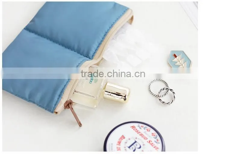 Hot Selling Popular Professional Travel Make-up Pouch Mini Size Large Capacity Travel Dresser Pouch