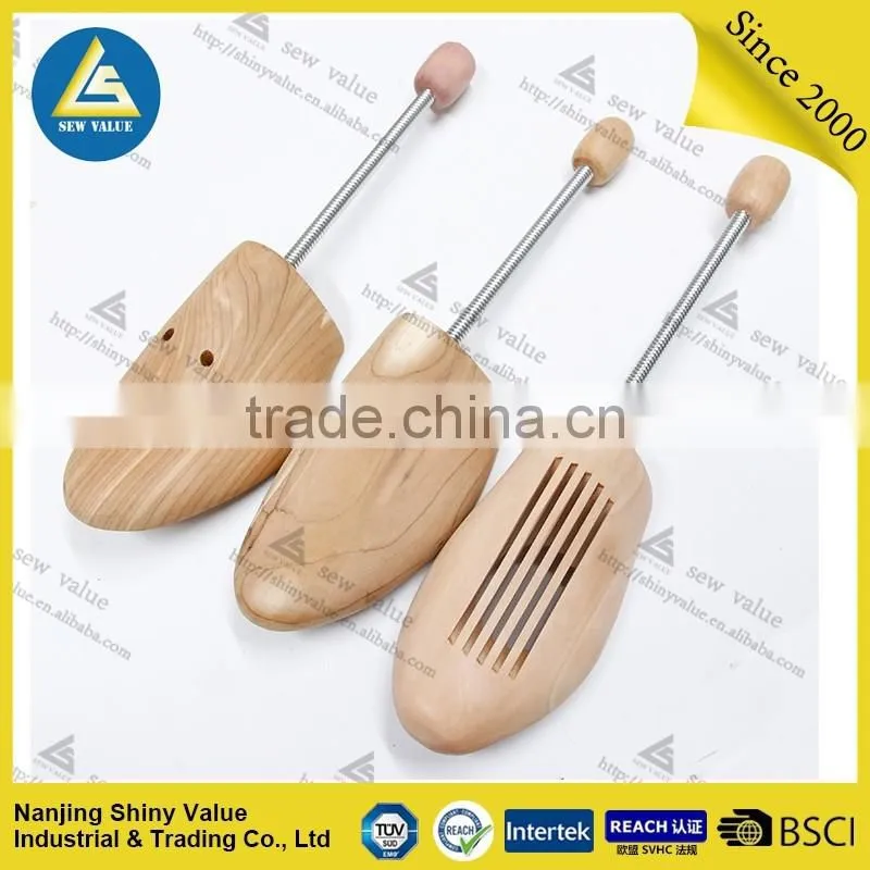 American red cedar woos type shoe tree with strong spring