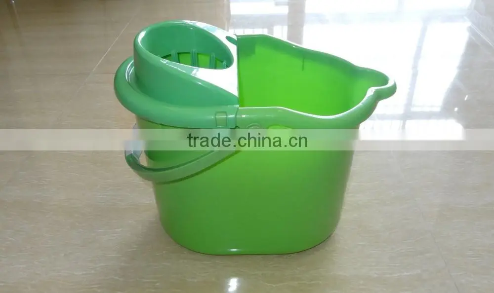 Plastic cleaning mop bucket with wringer without wheel