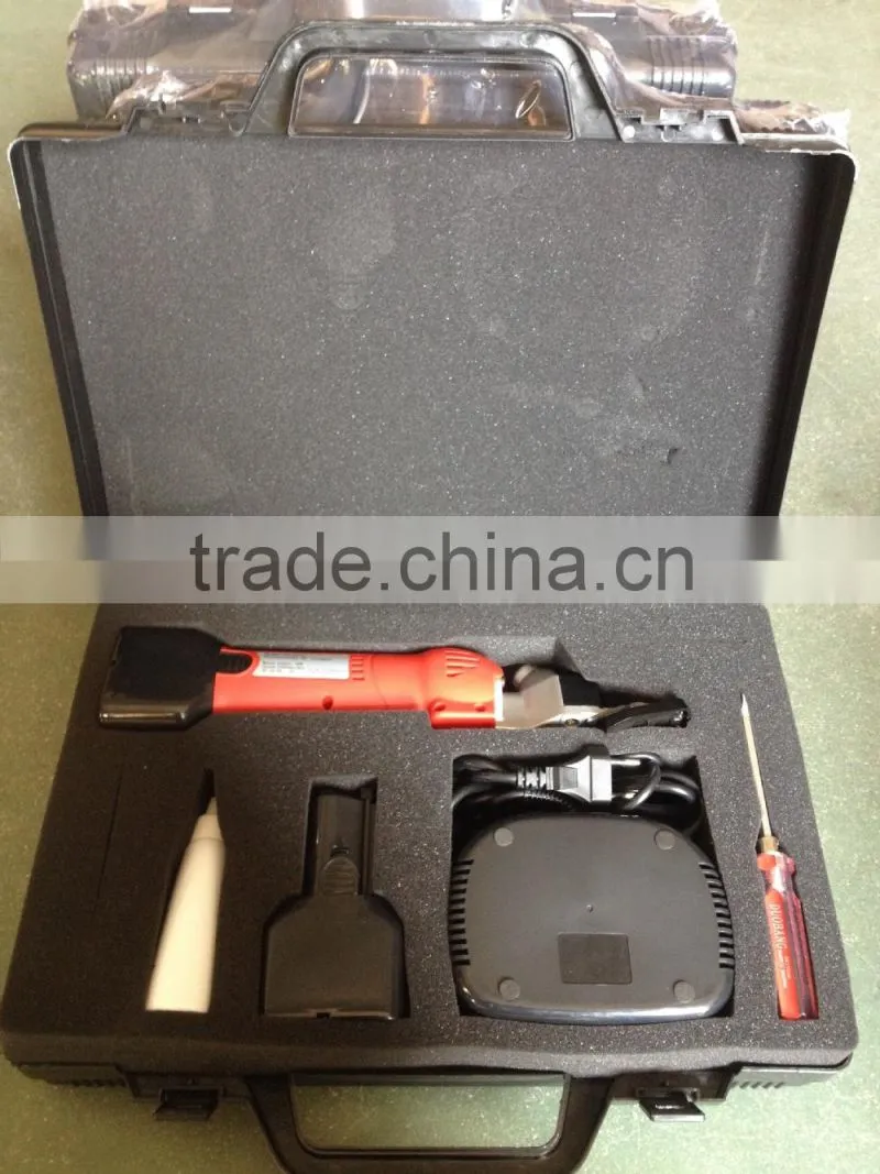 Lithium Cordless Sheep Clipper with battery pack