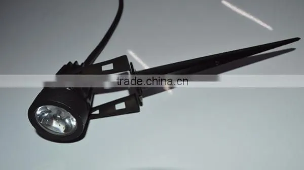 LED spike garden light 110v
