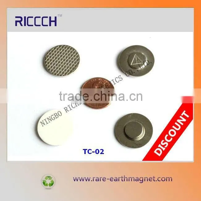 single magnetic name badge