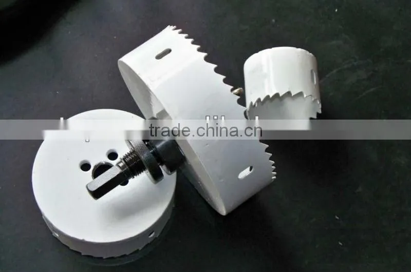 Bi-metal hole saw with tungsten tip
