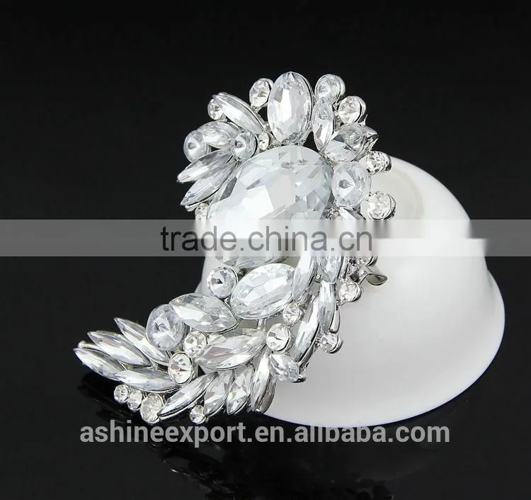 Beautiful cheap elegant bulk crystal flower rhinestone brooch/handmade rhinestone brooch