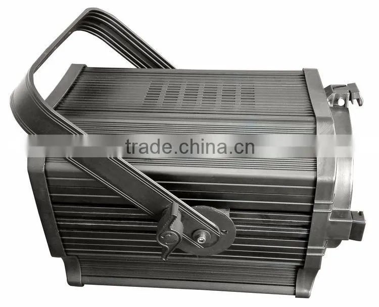 High Quality DMX Dimming Zoom CRI Ra 95 3200K Warm White 400W LED Studio Light Fresnel Spotlight For Video